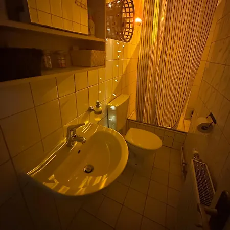 Bright & Spacious In Vibrant Friedrichshain * Берлин