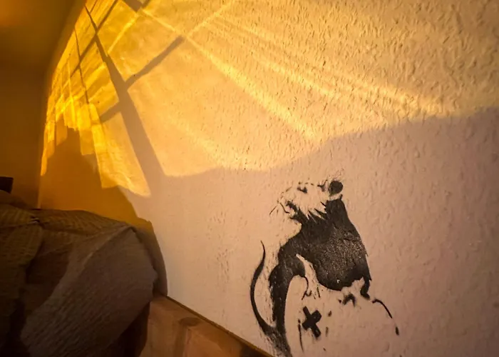 Bright & Spacious In Vibrant Friedrichshain 베를린