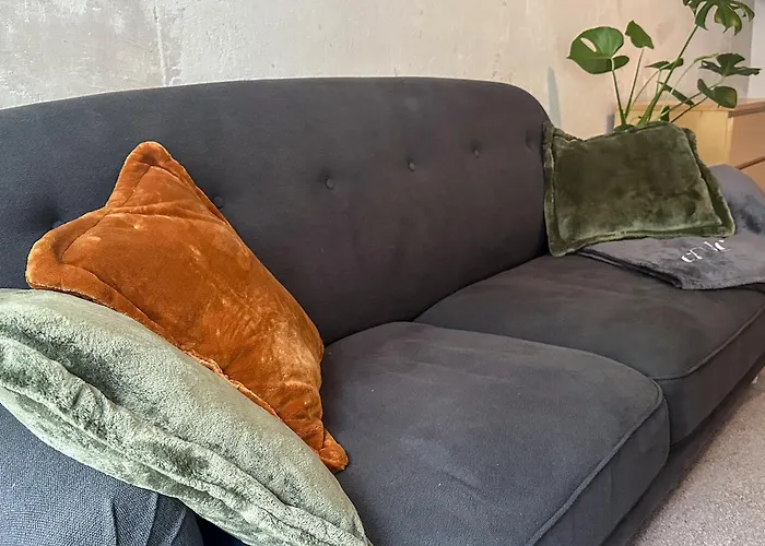 Bright & Spacious In Vibrant Friedrichshain 베를린