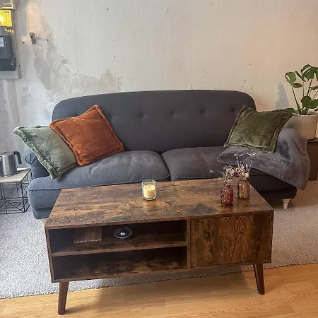 Bright & Spacious In Vibrant Friedrichshain Rum i privatbostad