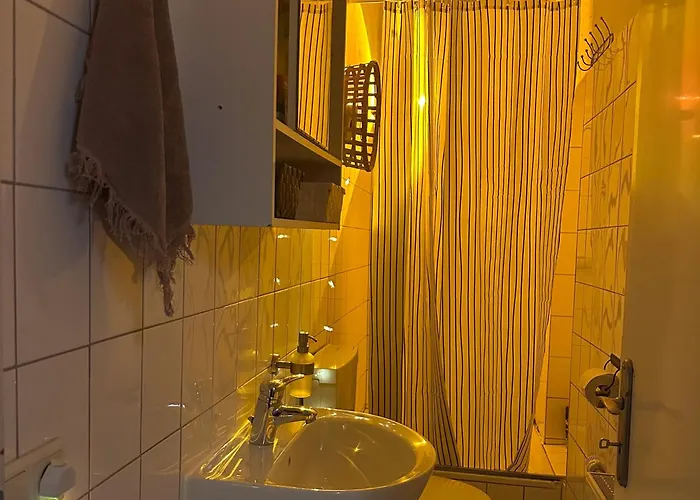 Bright & Spacious In Vibrant Friedrichshain Homestay Berlin